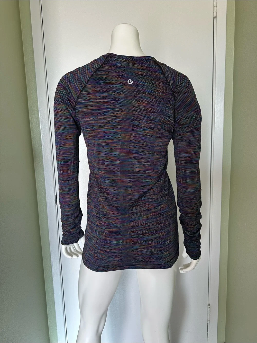 lululemon athletica black rainbow swifty